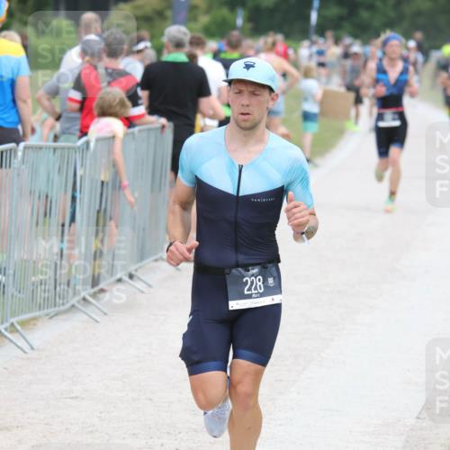 22.06.2025 - Viking Triathlon H.Heesch http://msf.ph/oto/8108135 22.06.2025 14:33:21 Laufen 228 meine-sportfotos.de