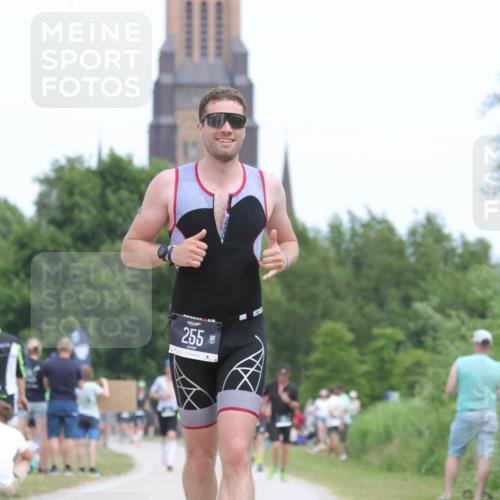 22.06.2025 - Viking Triathlon H.Heesch http://msf.ph/oto/8108138 22.06.2025 14:25:22 Laufen 255 meine-sportfotos.de