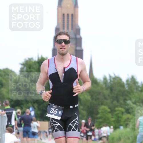 22.06.2025 - Viking Triathlon H.Heesch http://msf.ph/oto/8108145 22.06.2025 14:25:22 Laufen 255 meine-sportfotos.de