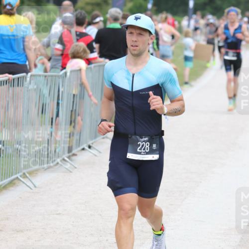 22.06.2025 - Viking Triathlon H.Heesch http://msf.ph/oto/8108151 22.06.2025 14:33:21 Laufen 228 meine-sportfotos.de