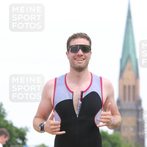 22.06.2025 - Viking Triathlon H.Heesch http://msf.ph/oto/8108165 22.06.2025 14:25:24 Laufen 255 meine-sportfotos.de