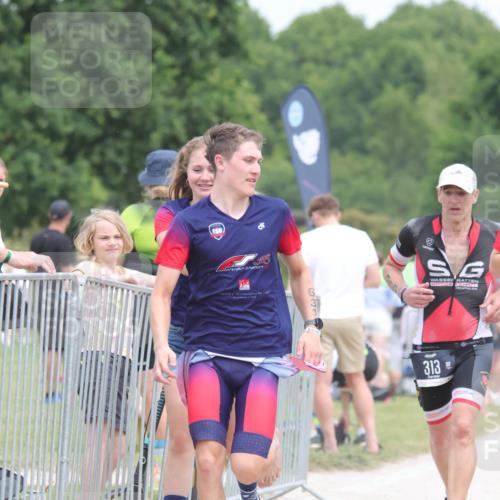 22.06.2025 - Viking Triathlon H.Heesch http://msf.ph/oto/8108179 22.06.2025 14:42:47 Laufen 313, 351, 603, 631 meine-sportfotos.de
