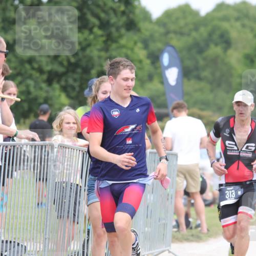 22.06.2025 - Viking Triathlon H.Heesch http://msf.ph/oto/8108195 22.06.2025 14:42:47 Laufen 313, 351, 603, 631 meine-sportfotos.de