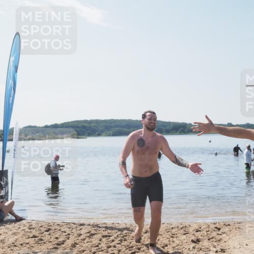 22.06.2025 - Viking Triathlon MichiJ http://msf.ph/oto/8108309 22.06.2025 10:55:00 Schwimmen 305 meine-sportfotos.de