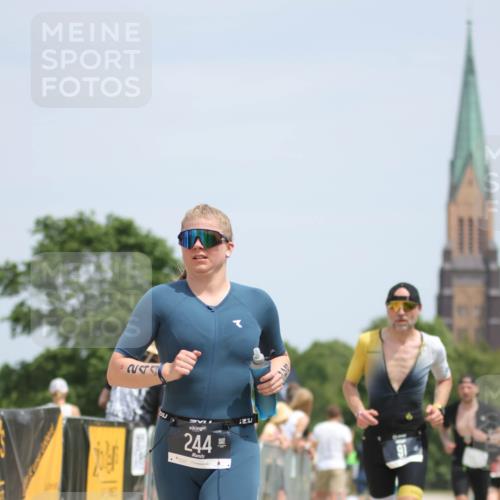 22.06.2025 - Viking Triathlon H.Heesch http://msf.ph/oto/8108325 22.06.2025 14:04:31 Laufen 91, 244, 419, 458, 653 meine-sportfotos.de