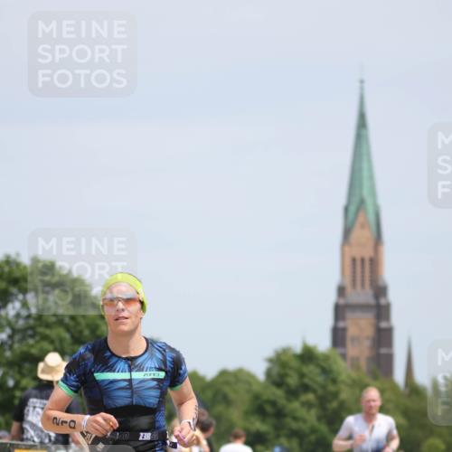 22.06.2025 - Viking Triathlon H.Heesch http://msf.ph/oto/8108410 22.06.2025 14:04:46 Laufen 210, 389, 421, 606 meine-sportfotos.de