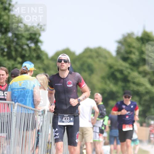 22.06.2025 - Viking Triathlon H.Heesch http://msf.ph/oto/8108529 22.06.2025 14:05:36 Laufen 204, 433, 513, 631 meine-sportfotos.de