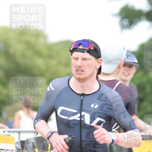 22.06.2025 - Viking Triathlon H.Heesch http://msf.ph/oto/8108559 22.06.2025 14:35:01 Laufen 526 meine-sportfotos.de
