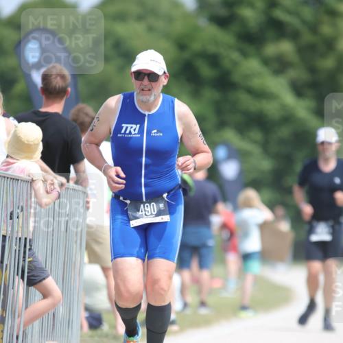 22.06.2025 - Viking Triathlon H.Heesch http://msf.ph/oto/8108599 22.06.2025 14:05:57 Laufen 7, 490 meine-sportfotos.de