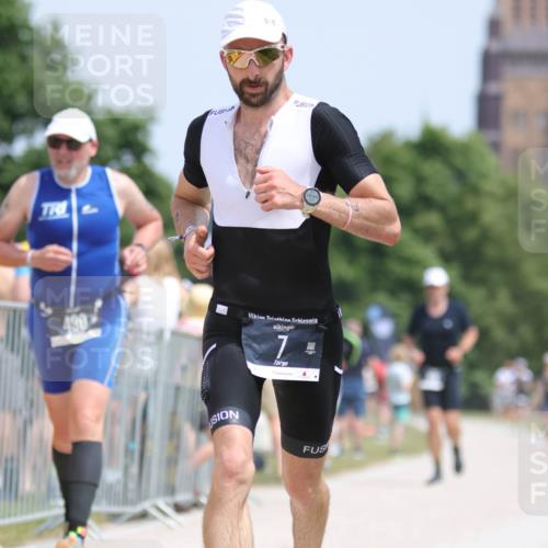 22.06.2025 - Viking Triathlon H.Heesch http://msf.ph/oto/8108617 22.06.2025 14:06:00 Laufen 7, 490 meine-sportfotos.de
