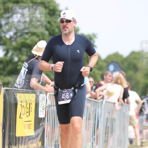 22.06.2025 - Viking Triathlon H.Heesch http://msf.ph/oto/8108630 22.06.2025 14:06:09 Laufen 456 meine-sportfotos.de