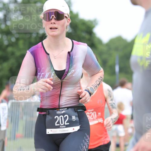 22.06.2025 - Viking Triathlon H.Heesch http://msf.ph/oto/8108686 22.06.2025 14:35:48 Laufen 121, 202, 620 meine-sportfotos.de