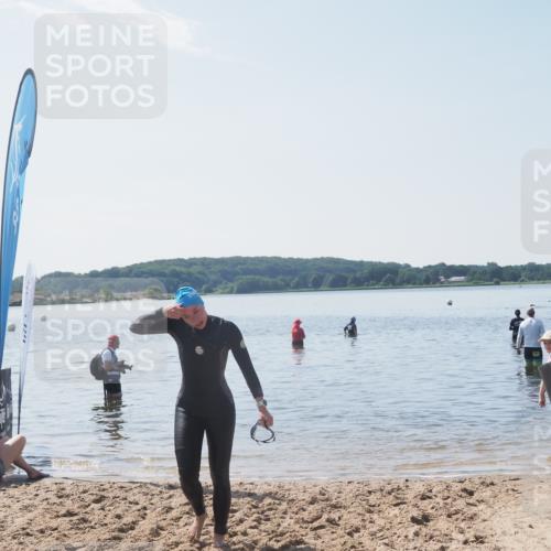 22.06.2025 - Viking Triathlon MichiJ http://msf.ph/oto/8108723 22.06.2025 10:55:37 Schwimmen 472 meine-sportfotos.de