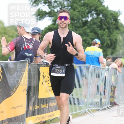 22.06.2025 - Viking Triathlon H.Heesch http://msf.ph/oto/8108780 22.06.2025 14:36:38 Laufen 399 meine-sportfotos.de