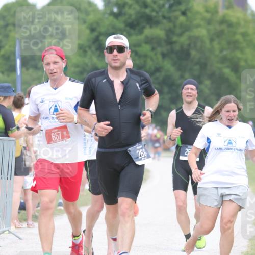 22.06.2025 - Viking Triathlon H.Heesch http://msf.ph/oto/8108852 22.06.2025 14:37:01 Laufen 37, 235, 253, 266, 379, 623, 657 meine-sportfotos.de