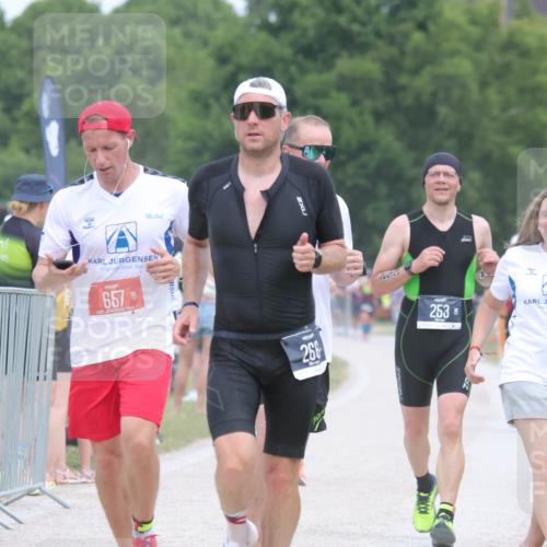 22.06.2025 - Viking Triathlon H.Heesch http://msf.ph/oto/8108859 22.06.2025 14:37:01 Laufen 37, 235, 253, 266, 379, 623, 657 meine-sportfotos.de