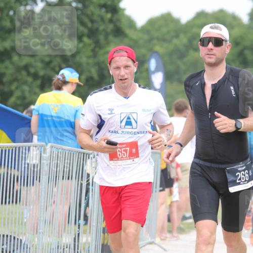 22.06.2025 - Viking Triathlon H.Heesch http://msf.ph/oto/8108867 22.06.2025 14:37:02 Laufen 37, 235, 253, 266, 379, 623, 657 meine-sportfotos.de