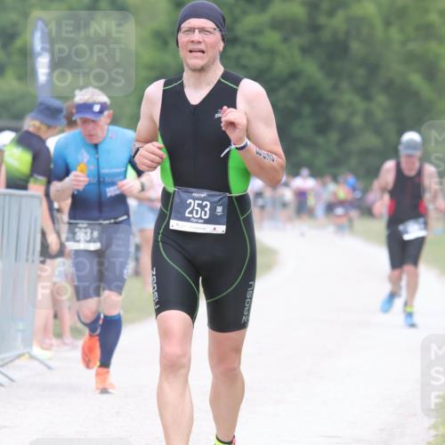 22.06.2025 - Viking Triathlon H.Heesch http://msf.ph/oto/8108902 22.06.2025 14:37:05 Laufen 235, 253, 266, 363, 623, 657 meine-sportfotos.de