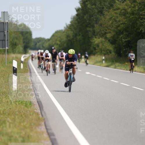 22.06.2025 - Viking Triathlon Yannick Fuchs http://msf.ph/oto/8109035 22.06.2025 12:13:55 Radfahren 28, 150, 172, 180, 184, 253, 375, 482, 513, 635, 645 meine-sportfotos.de