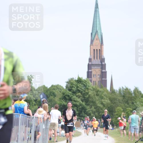 22.06.2025 - Viking Triathlon H.Heesch http://msf.ph/oto/8109038 22.06.2025 14:07:41 Laufen 93, 220 meine-sportfotos.de