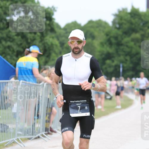 22.06.2025 - Viking Triathlon H.Heesch http://msf.ph/oto/8109098 22.06.2025 14:37:30 Laufen 7, 175, 415 meine-sportfotos.de