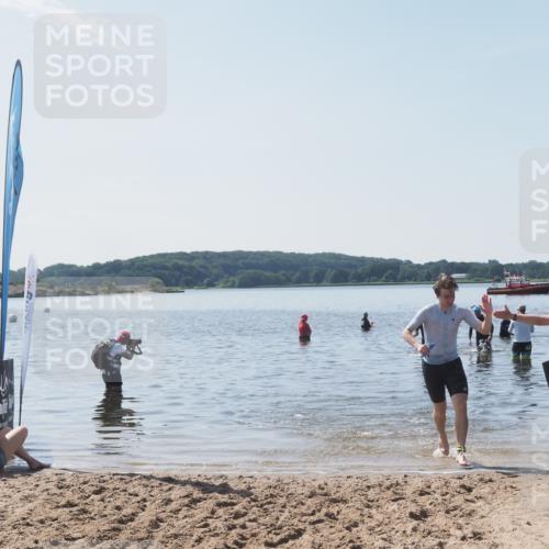 22.06.2025 - Viking Triathlon MichiJ http://msf.ph/oto/8109108 22.06.2025 10:58:10 Schwimmen 357, 359, 403 meine-sportfotos.de