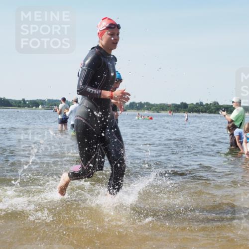 22.06.2025 - Viking Triathlon KatJ http://msf.ph/oto/8109217 22.06.2025 10:38:38 Schwimmen 22, 85, 135, 156, 164, 215, 315, 327, 398, 419, 428, 601, 603, 659 meine-sportfotos.de