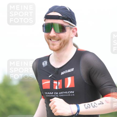 22.06.2025 - Viking Triathlon H.Heesch http://msf.ph/oto/8109260 22.06.2025 14:43:41 Laufen 133, 349, 394, 531 meine-sportfotos.de
