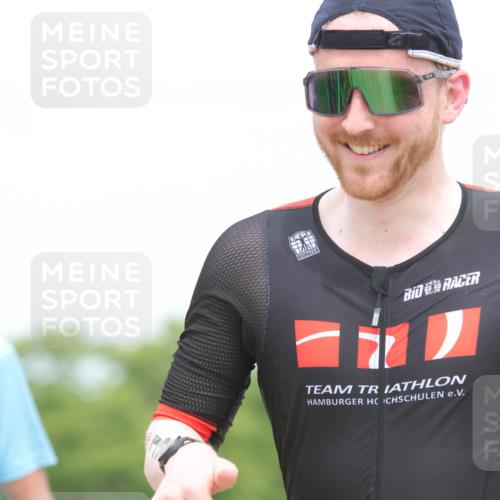 22.06.2025 - Viking Triathlon H.Heesch http://msf.ph/oto/8109272 22.06.2025 14:43:41 Laufen 133, 349, 394, 531 meine-sportfotos.de