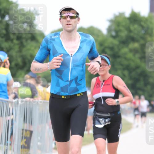 22.06.2025 - Viking Triathlon H.Heesch http://msf.ph/oto/8109324 22.06.2025 14:38:36 Laufen 131, 247, 350 meine-sportfotos.de