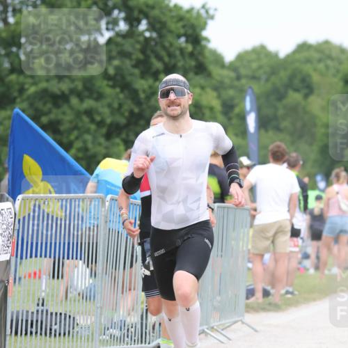 22.06.2025 - Viking Triathlon H.Heesch http://msf.ph/oto/8109353 22.06.2025 14:38:49 Laufen 5, 83, 258 meine-sportfotos.de