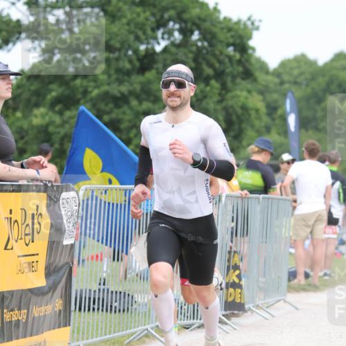 22.06.2025 - Viking Triathlon H.Heesch http://msf.ph/oto/8109359 22.06.2025 14:38:49 Laufen 5, 83, 258 meine-sportfotos.de