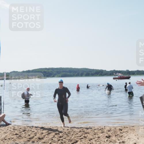 22.06.2025 - Viking Triathlon MichiJ http://msf.ph/oto/8109545 22.06.2025 10:58:55 Schwimmen 234, 268 meine-sportfotos.de