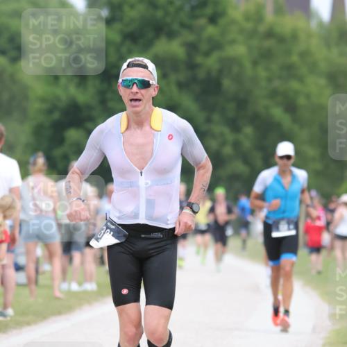 22.06.2025 - Viking Triathlon H.Heesch http://msf.ph/oto/8109611 22.06.2025 14:39:41 Laufen 381 meine-sportfotos.de