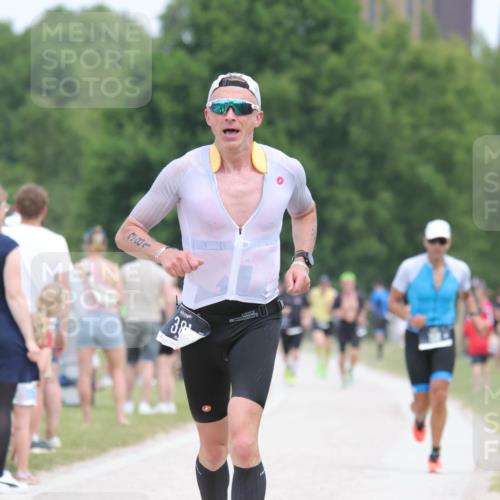 22.06.2025 - Viking Triathlon H.Heesch http://msf.ph/oto/8109617 22.06.2025 14:39:41 Laufen 381 meine-sportfotos.de