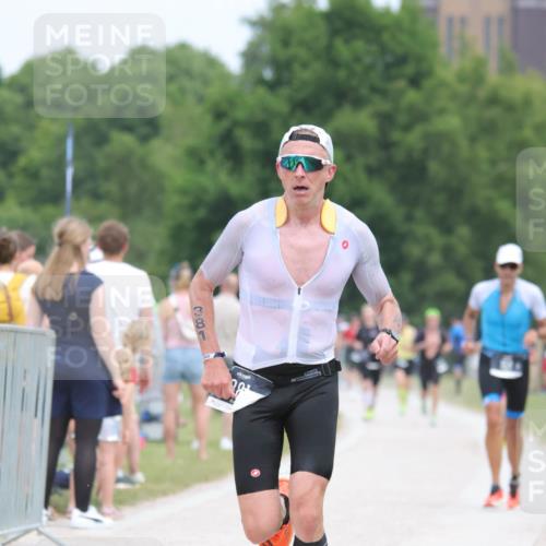 22.06.2025 - Viking Triathlon H.Heesch http://msf.ph/oto/8109628 22.06.2025 14:39:41 Laufen 381 meine-sportfotos.de