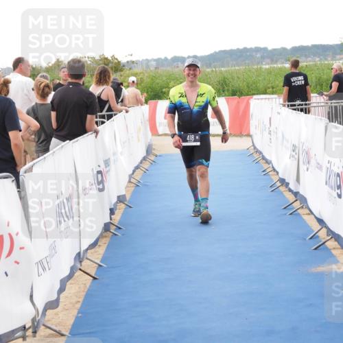 22.06.2025 - Viking Triathlon MichiJ http://msf.ph/oto/8109689 22.06.2025 16:22:03 Ziel 418 meine-sportfotos.de