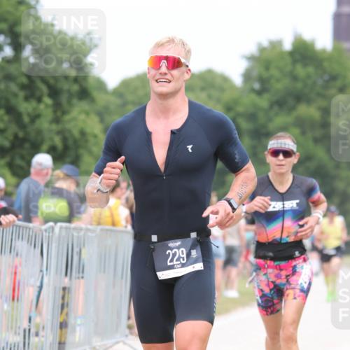 22.06.2025 - Viking Triathlon H.Heesch http://msf.ph/oto/8109707 22.06.2025 14:39:54 Laufen 72, 158, 229 meine-sportfotos.de