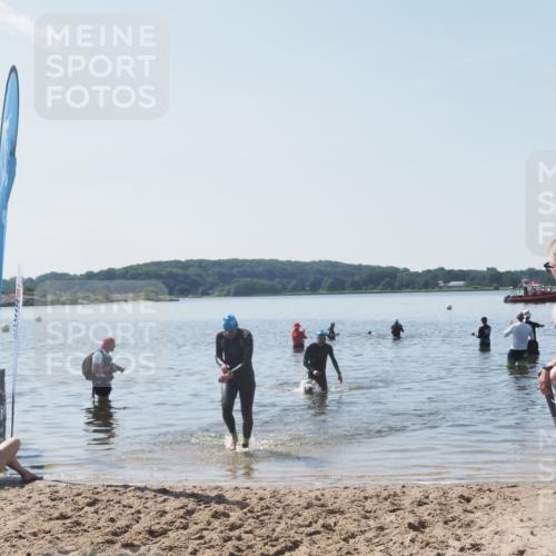 22.06.2025 - Viking Triathlon MichiJ http://msf.ph/oto/8109714 22.06.2025 10:59:10 Schwimmen 222, 234 meine-sportfotos.de