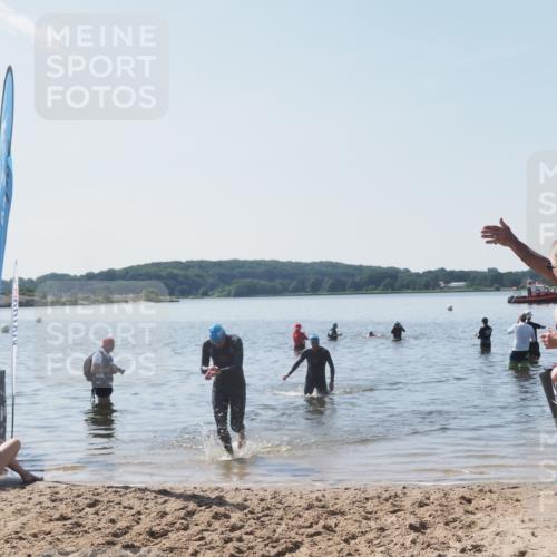 22.06.2025 - Viking Triathlon MichiJ http://msf.ph/oto/8109722 22.06.2025 10:59:11 Schwimmen 222, 234 meine-sportfotos.de
