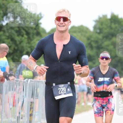 22.06.2025 - Viking Triathlon H.Heesch http://msf.ph/oto/8109723 22.06.2025 14:39:54 Laufen 72, 158, 229 meine-sportfotos.de