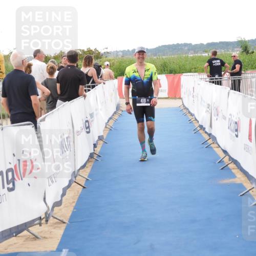 22.06.2025 - Viking Triathlon MichiJ http://msf.ph/oto/8109800 22.06.2025 16:22:03 Ziel 418 meine-sportfotos.de