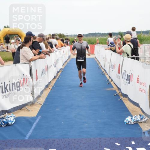 22.06.2025 - Viking Triathlon MichiJ http://msf.ph/oto/8109817 22.06.2025 15:01:17 Ziel 132 meine-sportfotos.de