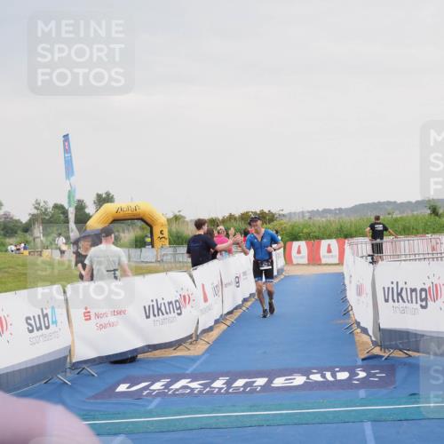 22.06.2025 - Viking Triathlon MichiJ http://msf.ph/oto/8109831 22.06.2025 16:38:55 Ziel 422 meine-sportfotos.de