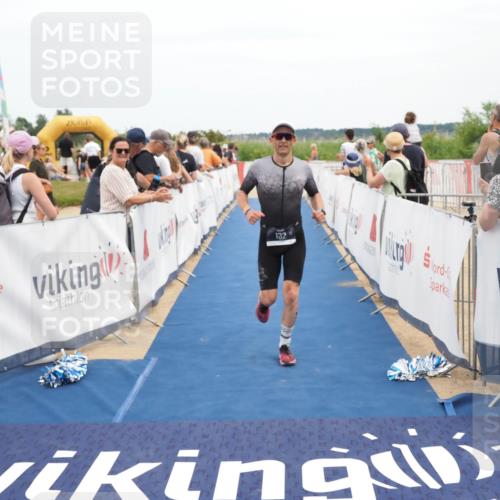22.06.2025 - Viking Triathlon MichiJ http://msf.ph/oto/8109905 22.06.2025 15:01:18 Ziel 132 meine-sportfotos.de