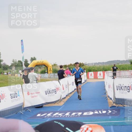 22.06.2025 - Viking Triathlon MichiJ http://msf.ph/oto/8109913 22.06.2025 16:38:56 Ziel 422 meine-sportfotos.de