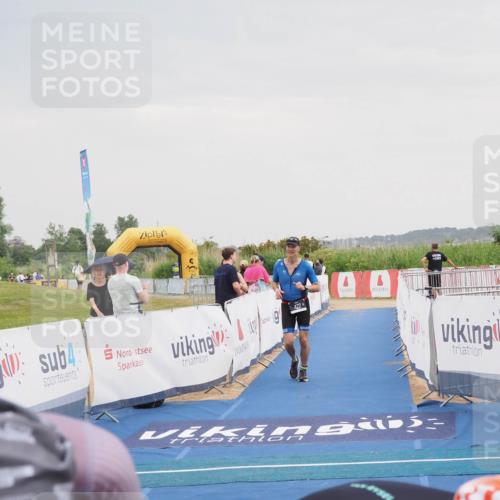 22.06.2025 - Viking Triathlon MichiJ http://msf.ph/oto/8109945 22.06.2025 16:38:56 Ziel 422 meine-sportfotos.de