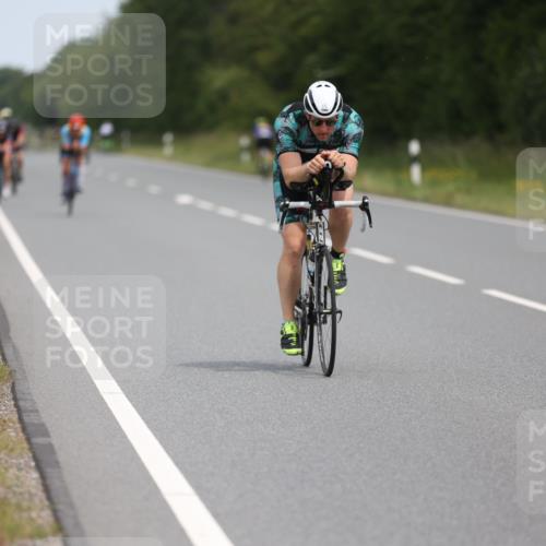 22.06.2025 - Viking Triathlon Yannick Fuchs http://msf.ph/oto/8110001 22.06.2025 12:14:55 Radfahren 72, 329, 353, 376, 411, 433, 553 meine-sportfotos.de