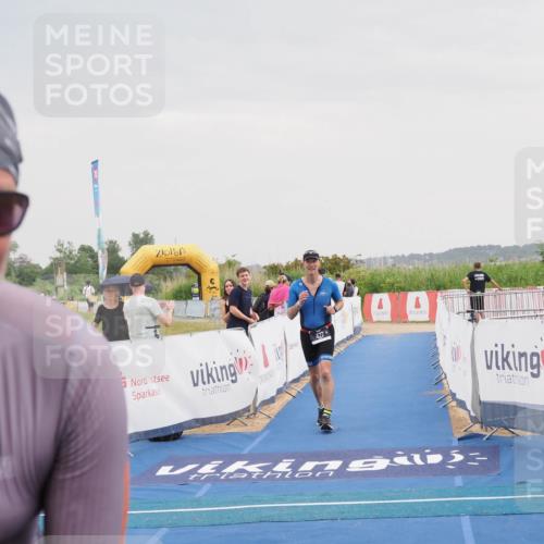 22.06.2025 - Viking Triathlon MichiJ http://msf.ph/oto/8110015 22.06.2025 16:38:57 Ziel 422 meine-sportfotos.de