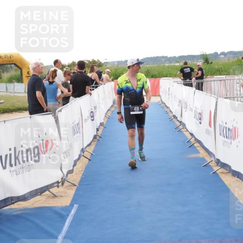 22.06.2025 - Viking Triathlon MichiJ http://msf.ph/oto/8110017 22.06.2025 16:22:05 Ziel 418 meine-sportfotos.de